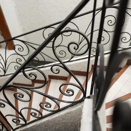 Le 39 3 Rue Trivalle, Apartment